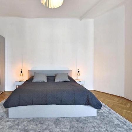 Apartament Luxurious, 2 Min To Casino And Roemertherme Baden bei Wien Zewnętrze zdjęcie