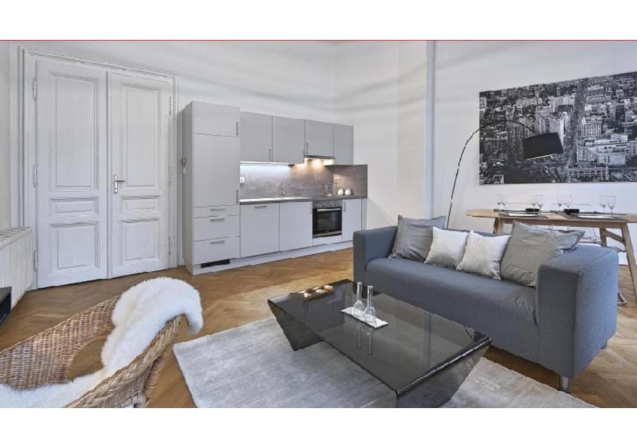 Apartament Luxurious, 2 Min To Casino And Roemertherme Baden bei Wien Zewnętrze zdjęcie