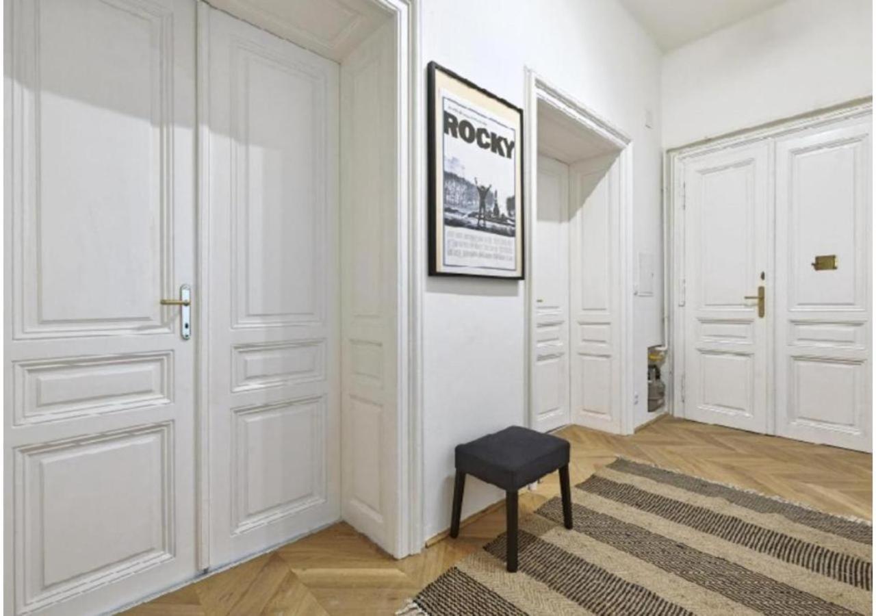 Apartament Luxurious, 2 Min To Casino And Roemertherme Baden bei Wien Zewnętrze zdjęcie