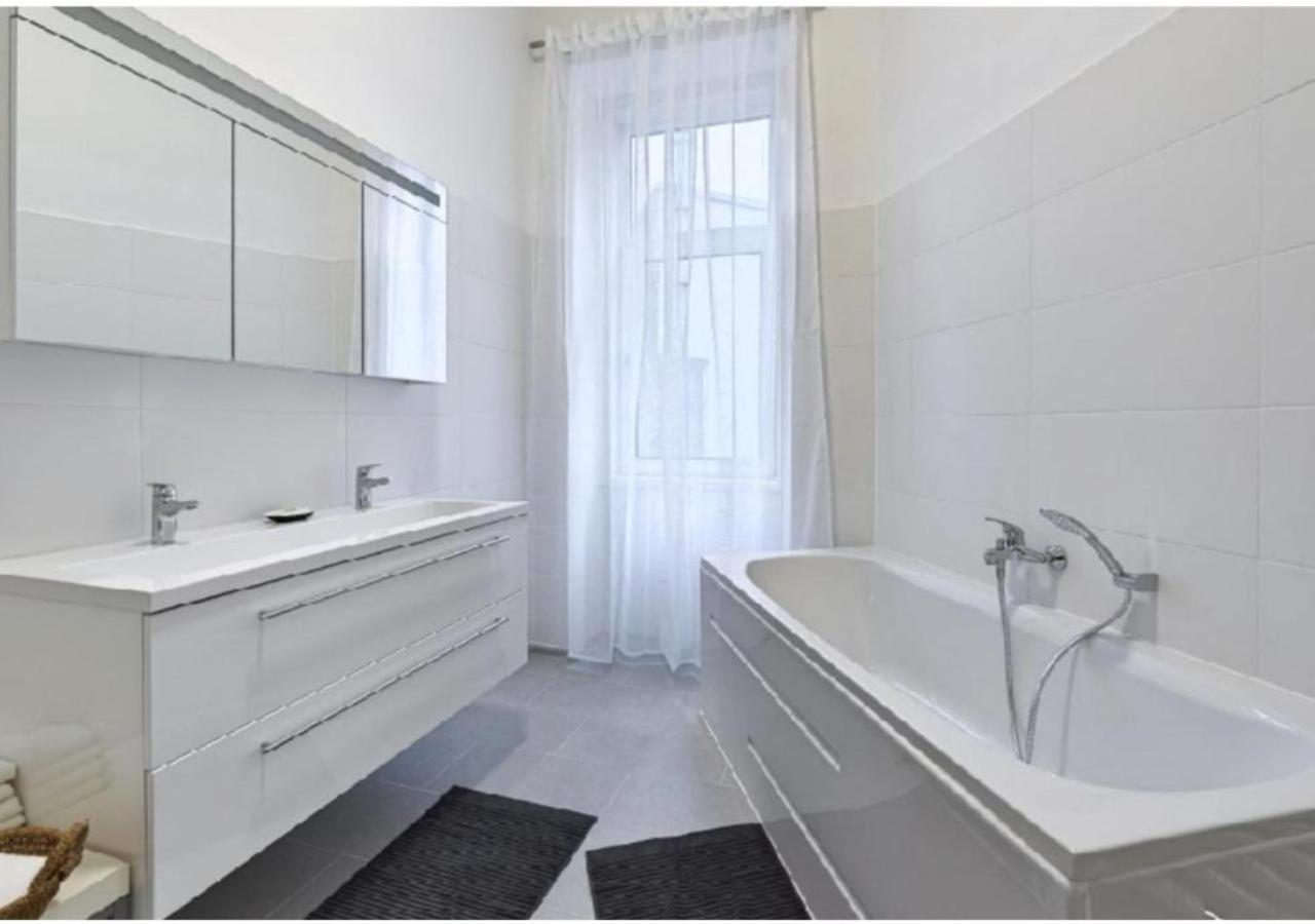 Apartament Luxurious, 2 Min To Casino And Roemertherme Baden bei Wien Zewnętrze zdjęcie