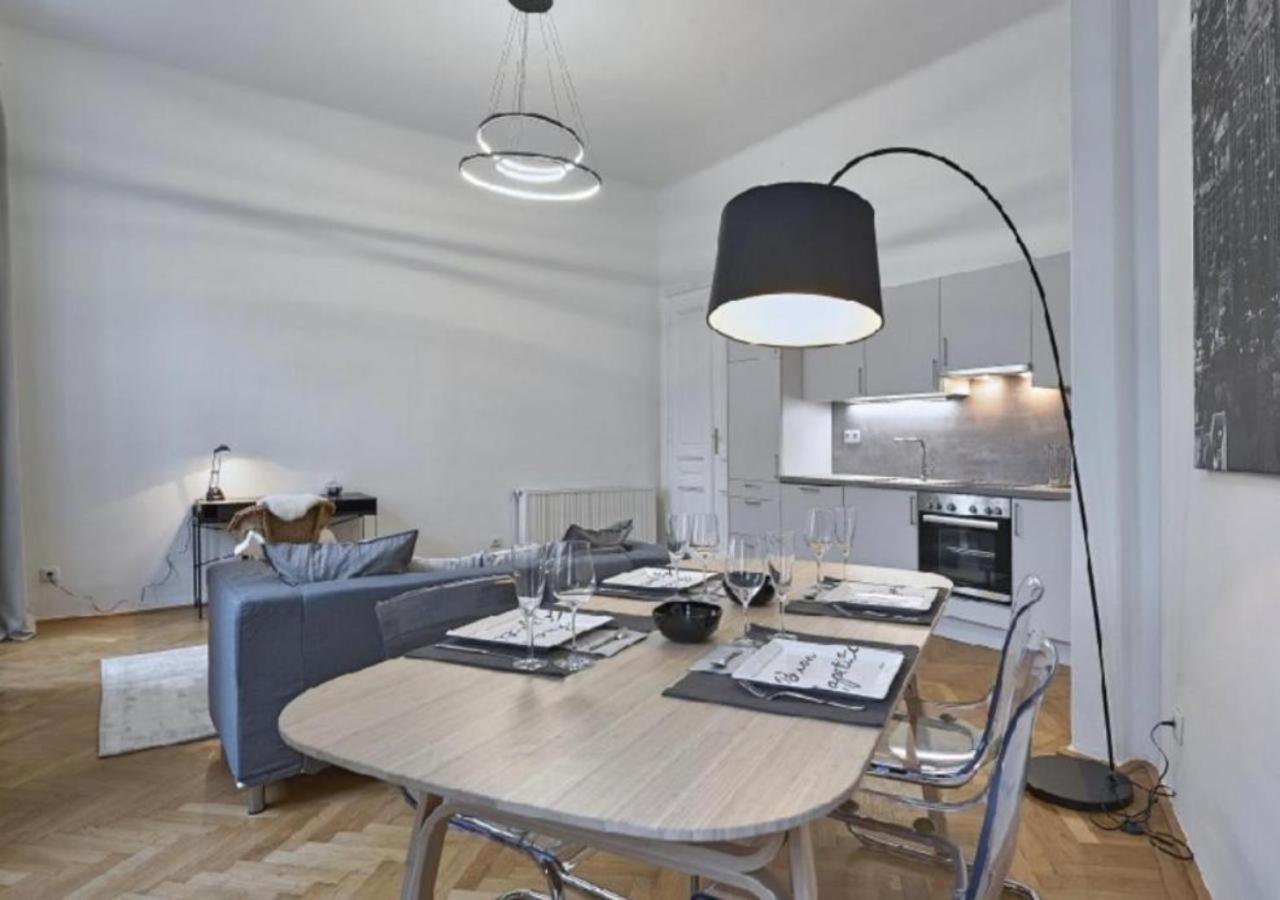 Apartament Luxurious, 2 Min To Casino And Roemertherme Baden bei Wien Zewnętrze zdjęcie