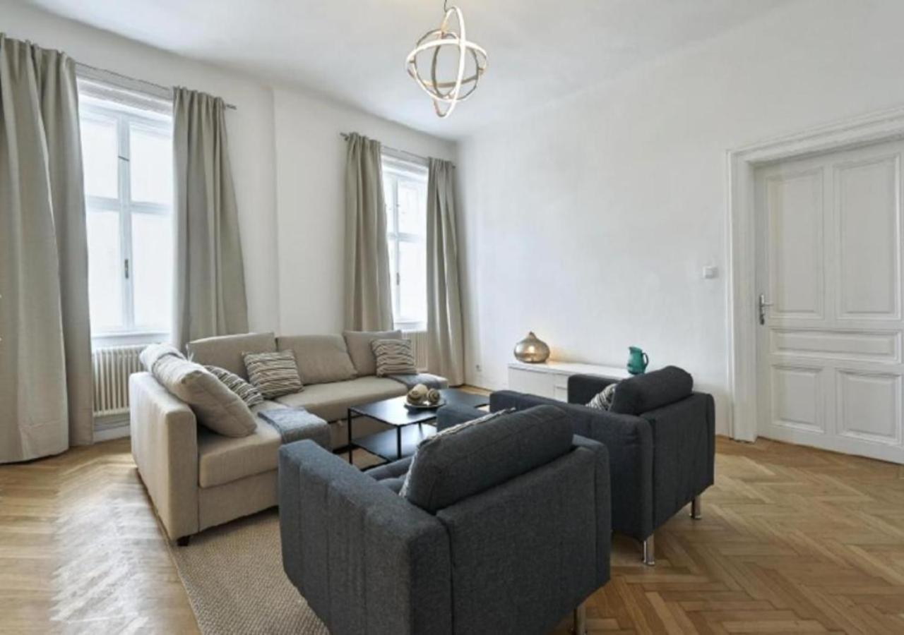 Apartament Luxurious, 2 Min To Casino And Roemertherme Baden bei Wien Zewnętrze zdjęcie