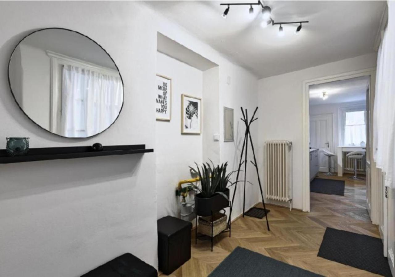 Apartament Luxurious, 2 Min To Casino And Roemertherme Baden bei Wien Zewnętrze zdjęcie