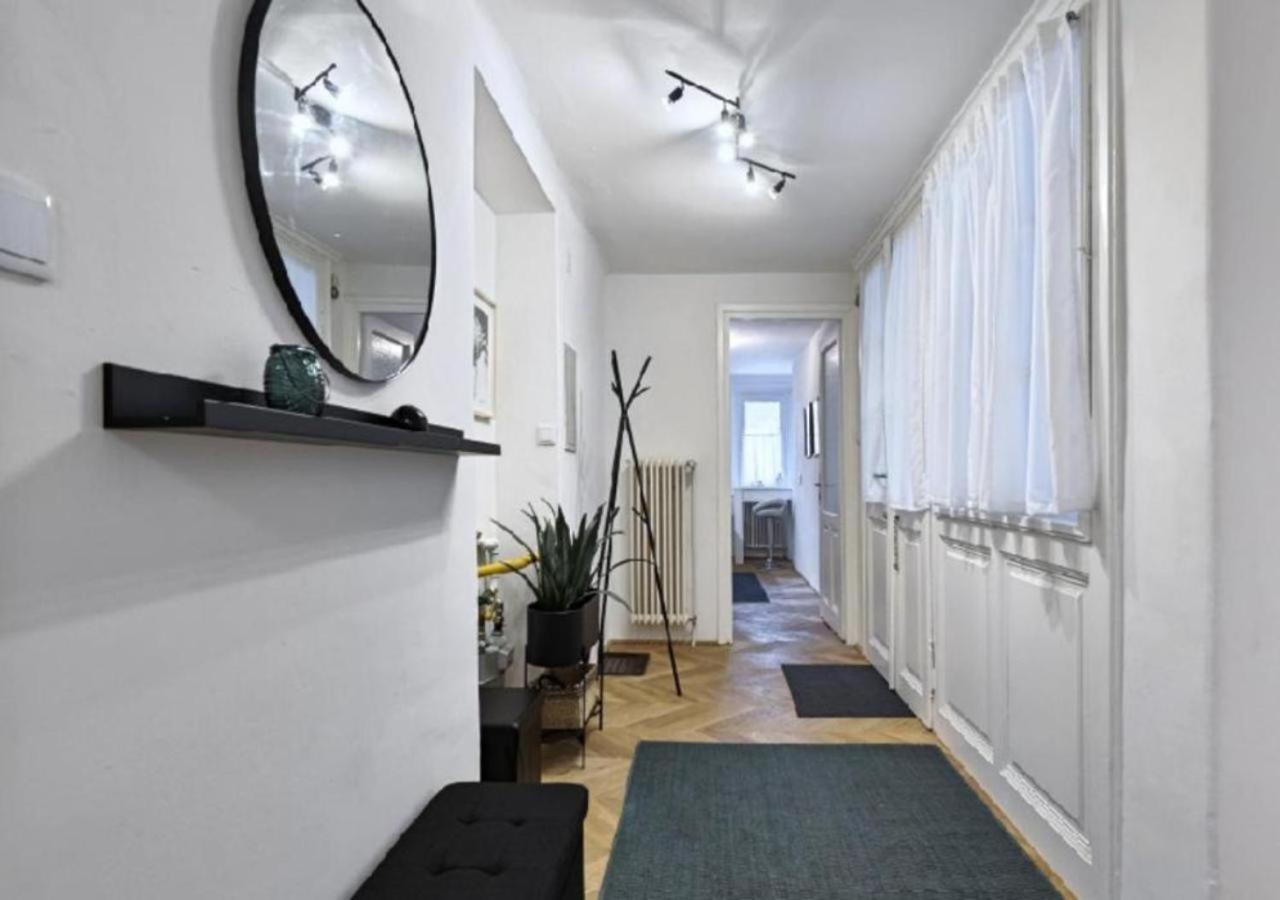Apartament Luxurious, 2 Min To Casino And Roemertherme Baden bei Wien Zewnętrze zdjęcie