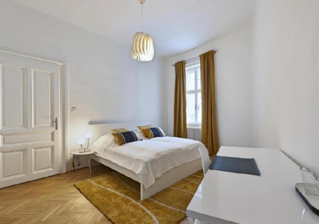 Apartament Luxurious, 2 Min To Casino And Roemertherme Baden bei Wien Zewnętrze zdjęcie