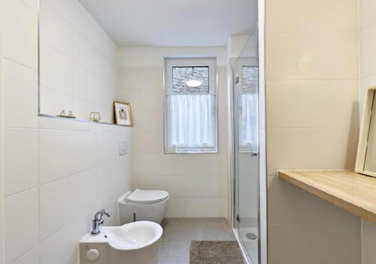 Apartament Luxurious, 2 Min To Casino And Roemertherme Baden bei Wien Zewnętrze zdjęcie