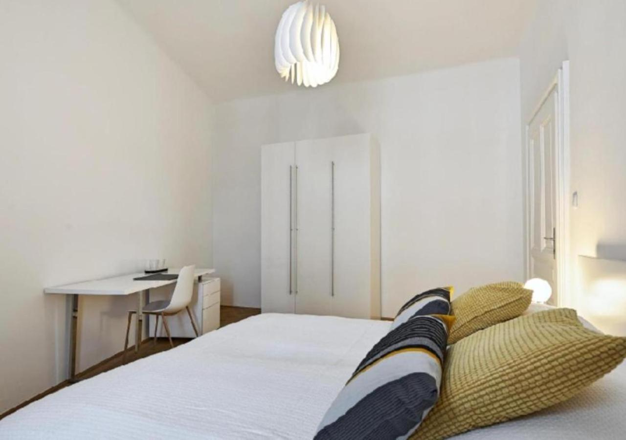 Apartament Luxurious, 2 Min To Casino And Roemertherme Baden bei Wien Zewnętrze zdjęcie
