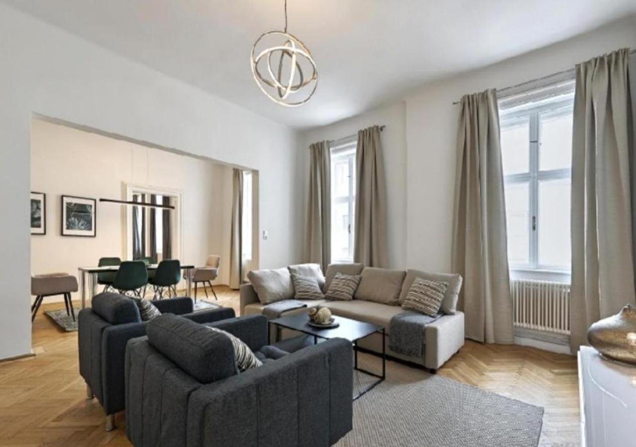 Apartament Luxurious, 2 Min To Casino And Roemertherme Baden bei Wien Zewnętrze zdjęcie